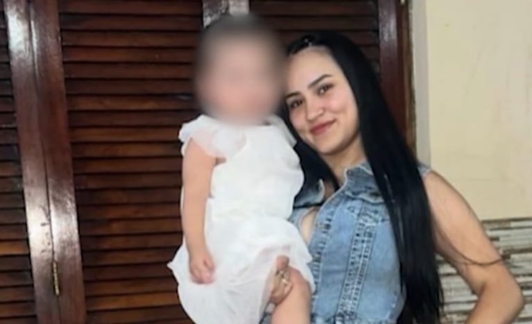 Luna tiene una hija de un año y medio.