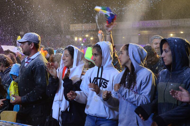 Lunes de fiesta con Los Tekis y Galleguillo en Cosquín. Foto: Francesco Trombetta / ElDoce.tv