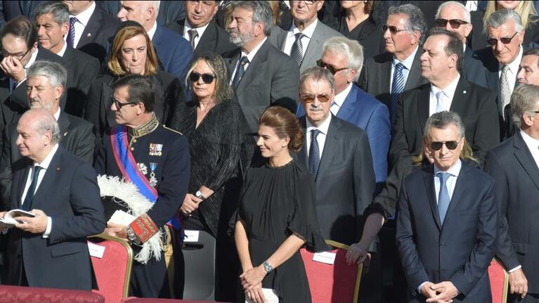 Macri, Awada, Schiaretti, De la Sota, Santos y Mestre en la delegación oficial.
