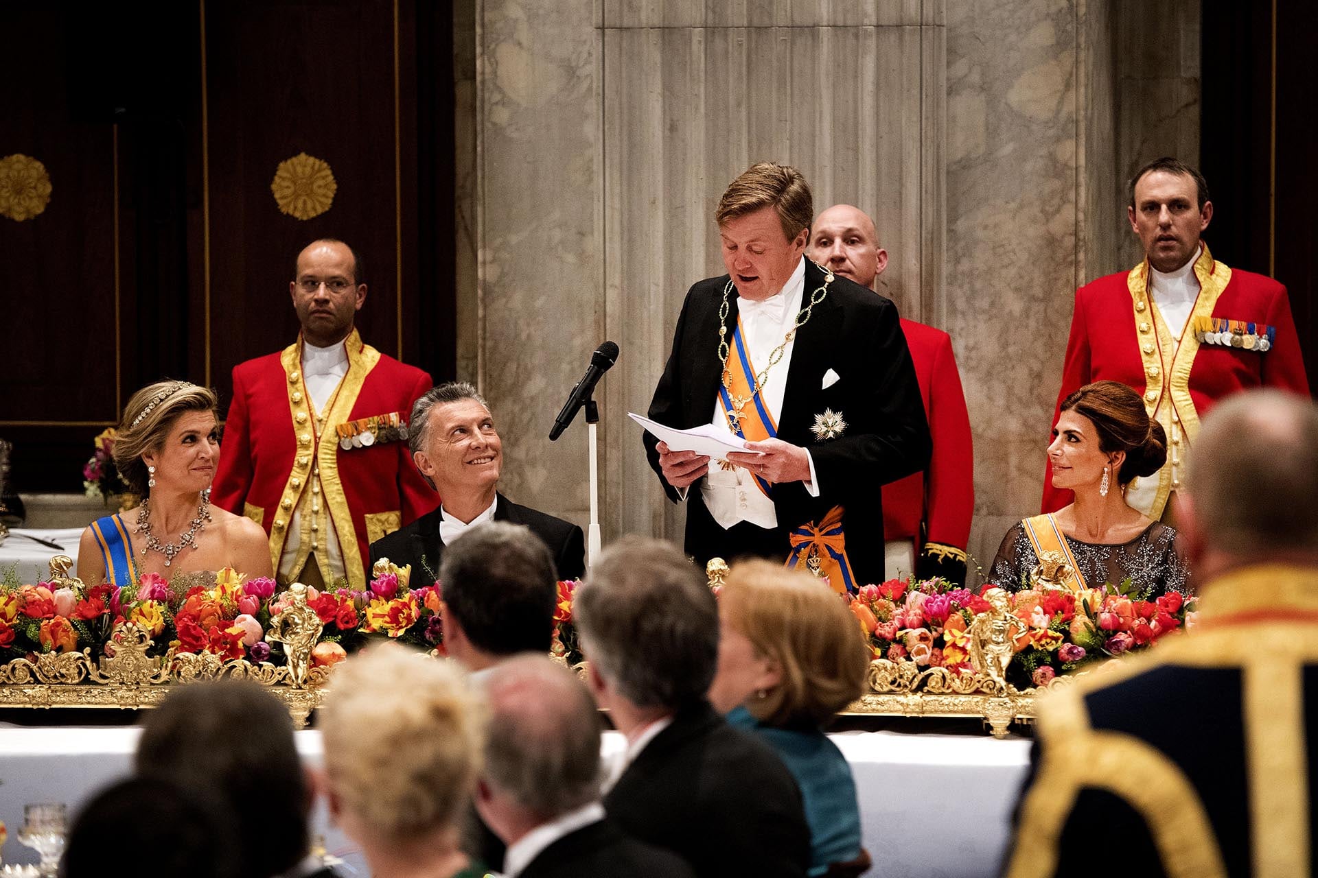 Macri, Awada y los reyes de Holanda en la cena de gala.