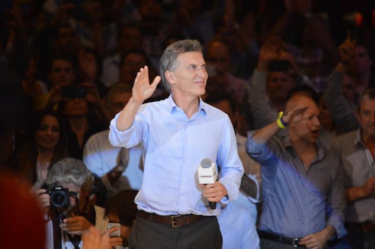 Macri cierra la campaña en Córdoba y Schiaretti lo atacó