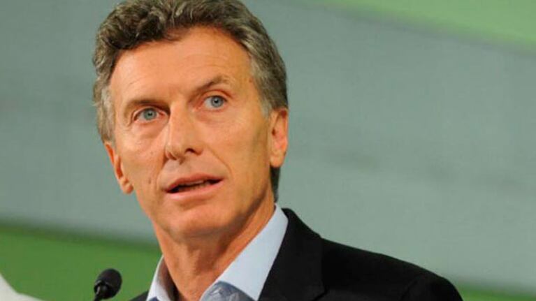 Macri con expresidentes, empresarios y académicos.