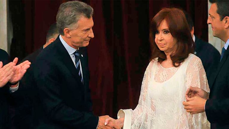 Macri cruzó a Cristina Kirchner en Twitter.