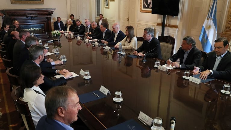 Macri encabeza las reuniones con los gobernadores.