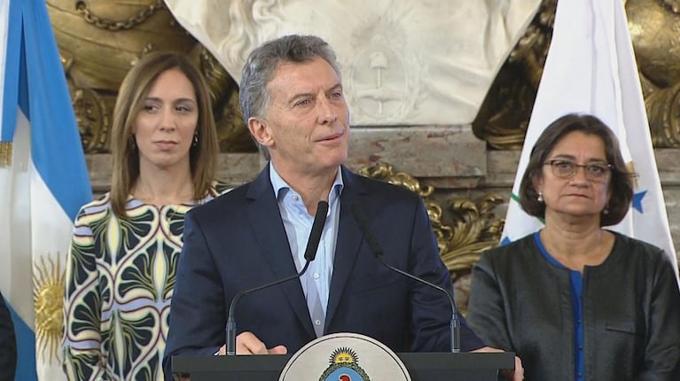 Macri junto a María Eugenia Vidal y otros gobernadores.