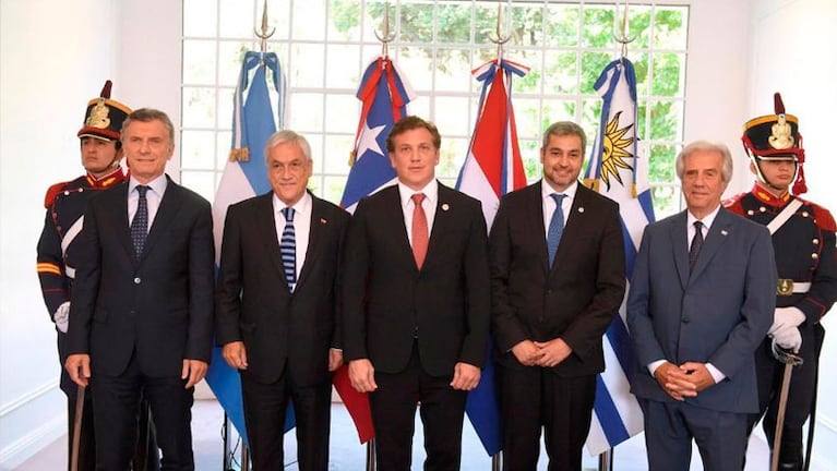 Macri, junto con Piñera, Domínguez, Abdo Benítez y Tabaré Vázquez. / Foto: Twitter