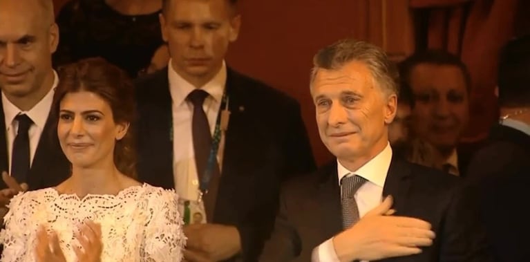 Macri lloró en el final de la gala en el Teatro Colón.