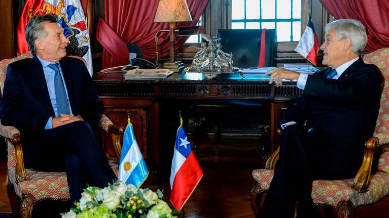Macri participó de la ceremonia de entrega de mandos en Chile.