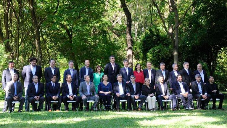 Macri posó con su gabinete completo. Entre ellos, los cordobeses Santos y Aguad. 
