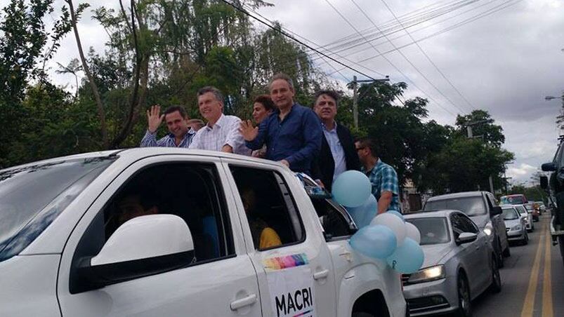 Macri recorrió las calles con referentes radicales, del Pro y del juecismo. 