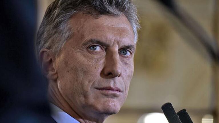 Macri se reunió con periodista en la Quinta de Olivo.