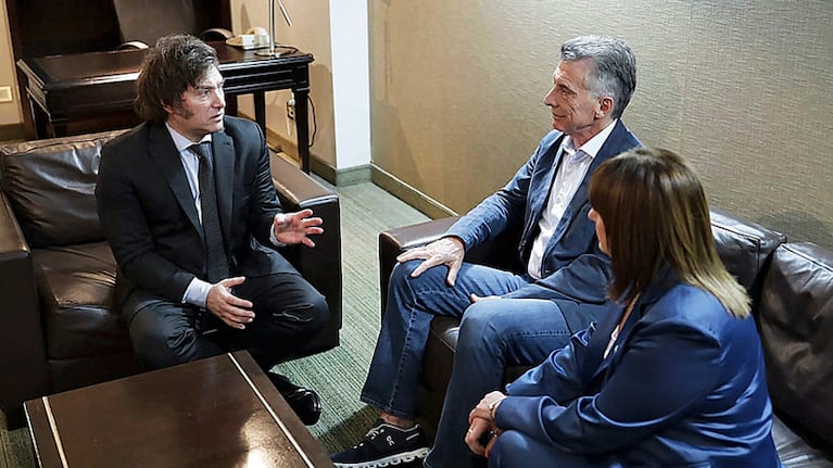 Macri y Bullrich junto al presidente Javier Milei.