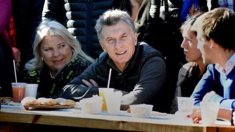 Macri y Carrió encabezaron un nuevo timbreo nacional