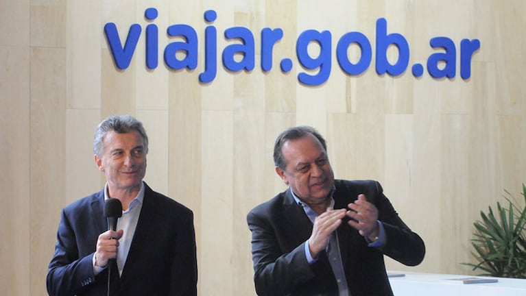 Macri y Santos, juntos en el lanzamiento de ViajAR. 
