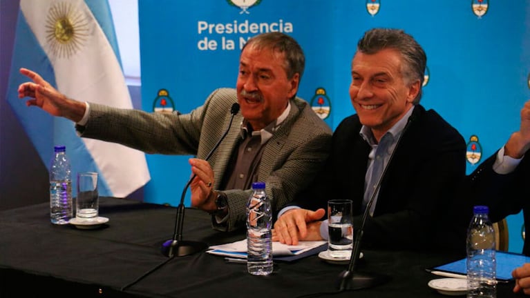 Macri y Schiaretti intercambiaron risas y "palos". 