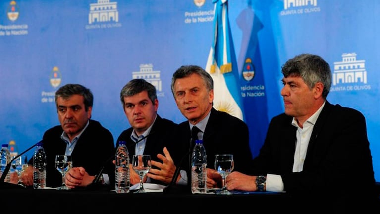 Macri y sus ministros, durante el anuncio.