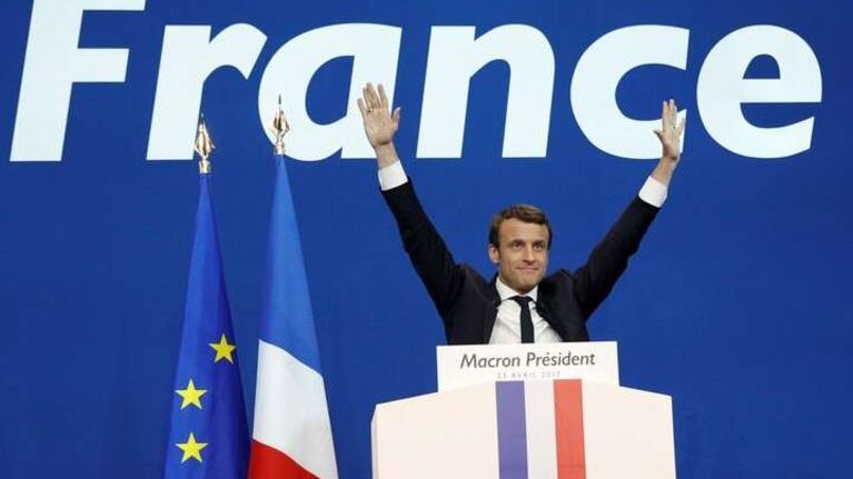 Macron sacó ventaja y los sondeos lo perfilan para la presidencia francesa.