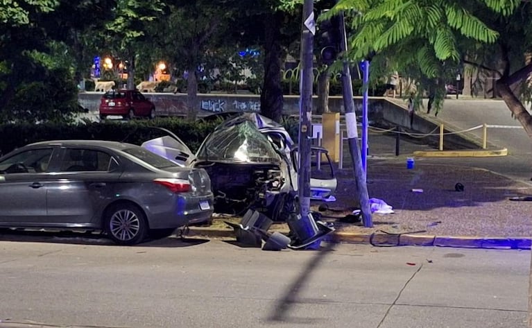 Madre e hija cordobesas murieron atropelladas por un auto fuera de control en el centro de Rosario