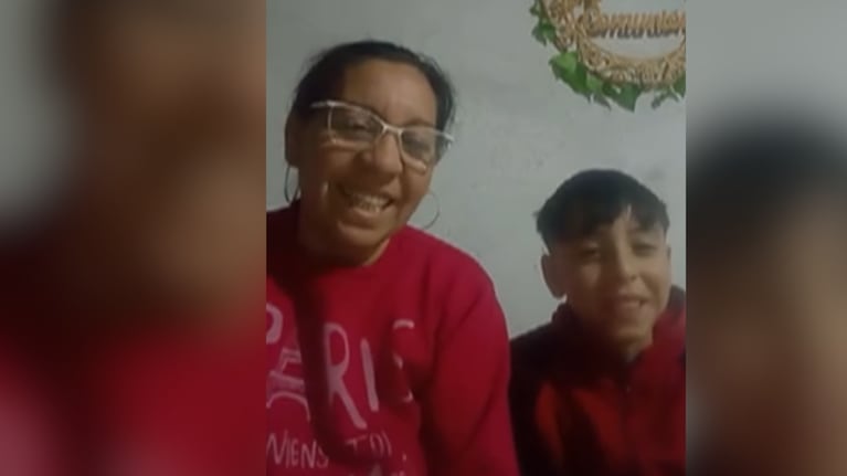 Madre e hijo cordobeses cursan 6° grado y estudian juntos.
