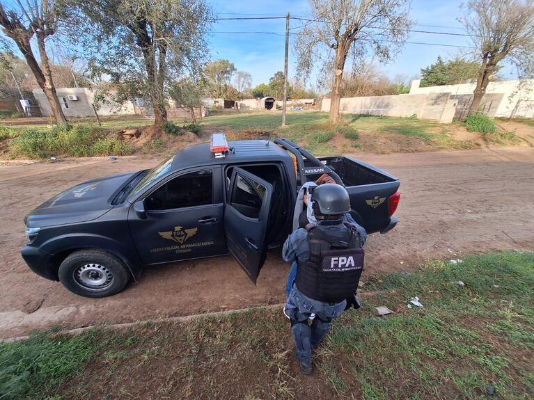 Madre e hijo detenidos por vender droga: ella tenía antecedentes y era una “referente narco”