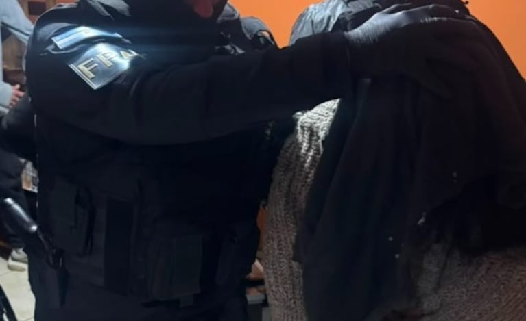 Madre e hijo vendían droga en Villa La Tela.