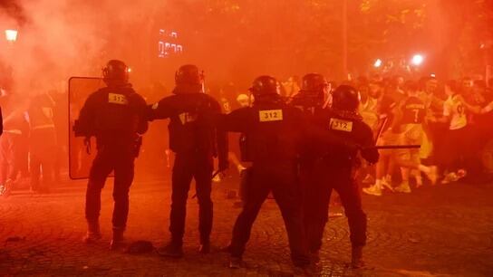 Madrugada trágica en París tras la consagración del PSG.