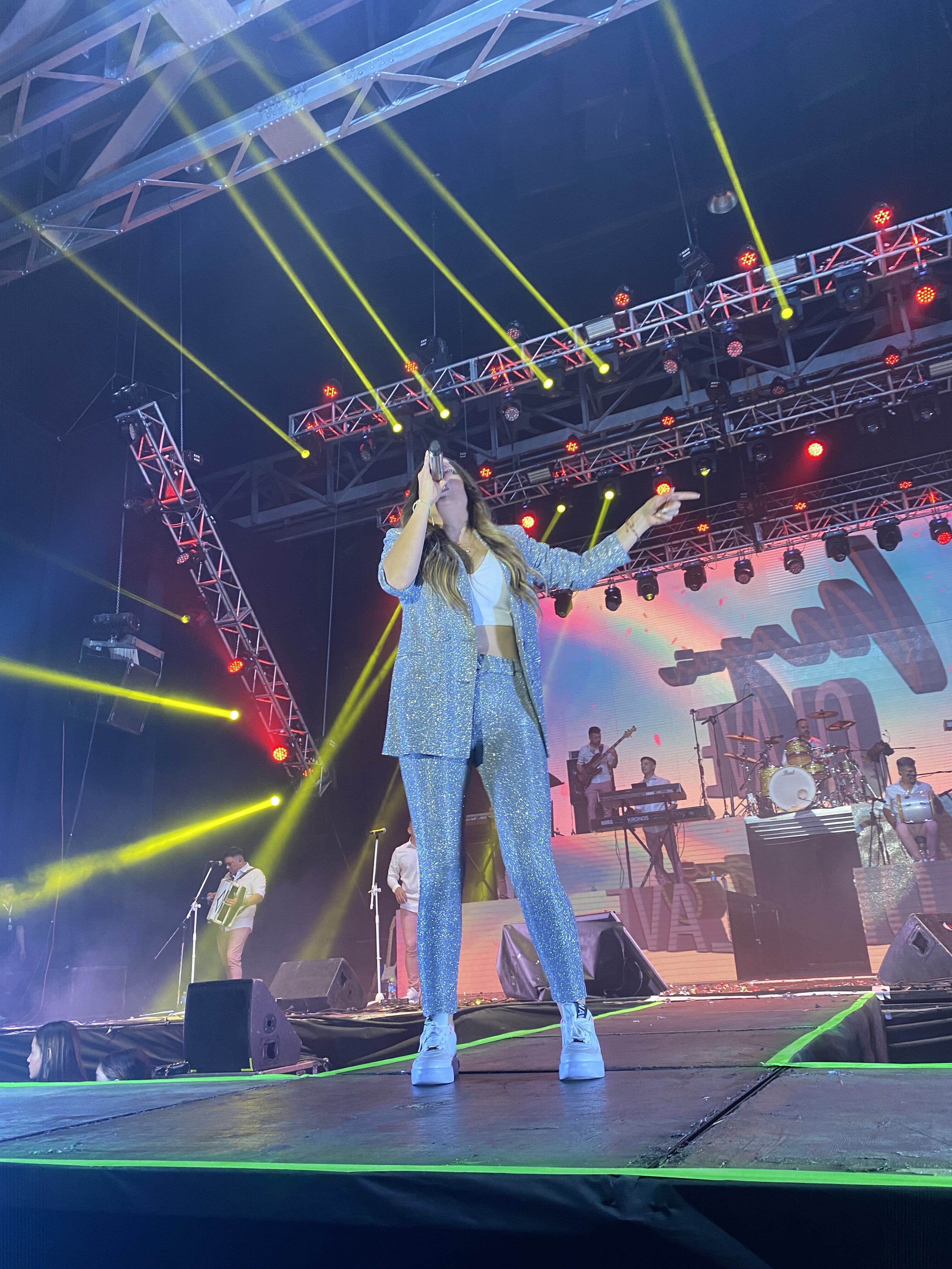 Magui Olave festejó junto a su gente. 