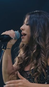 Magui Olave reversionó un clásico sabrosero grabado en vivo en Plaza de La Música