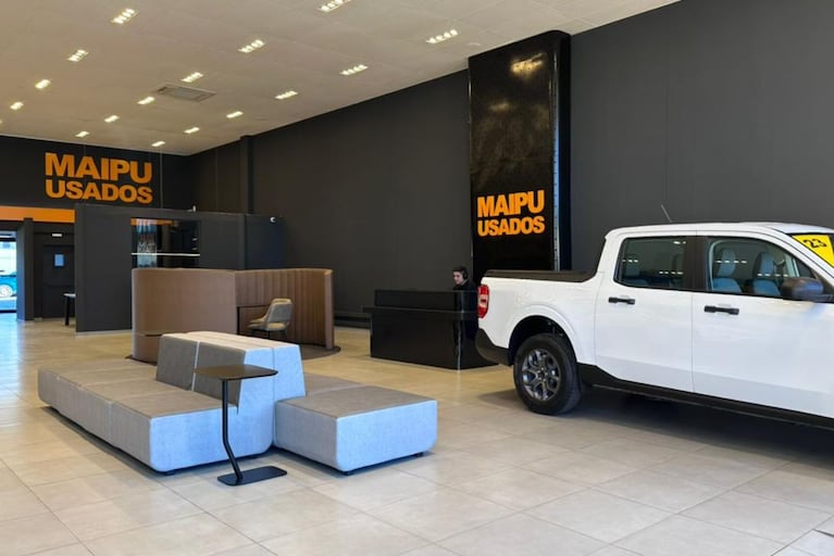 Maipú inaugura un nuevo salón de autos usados en Córdoba