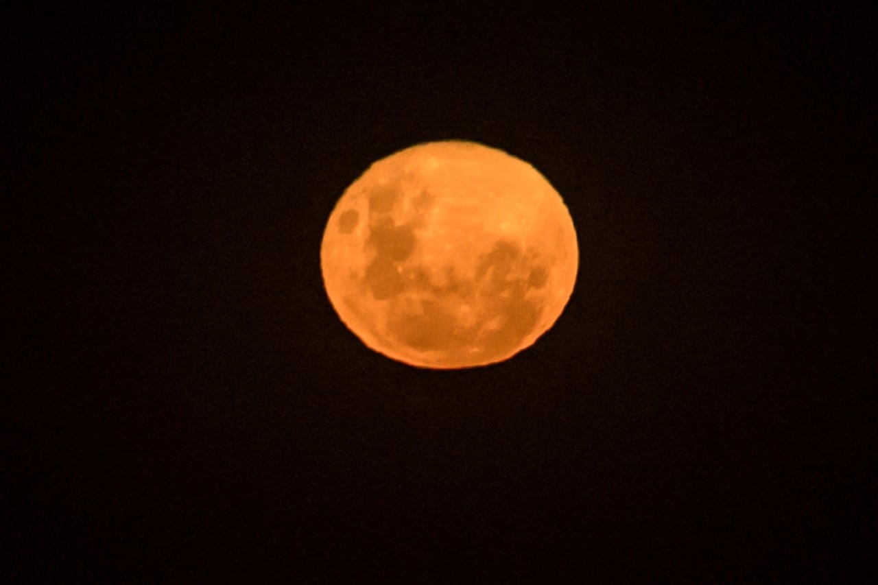 Majestuosa y radiante, la última superluna del año deslumbró a todos los cordobeses. Fotos: Lucio Casalla / ElDoce.tv.