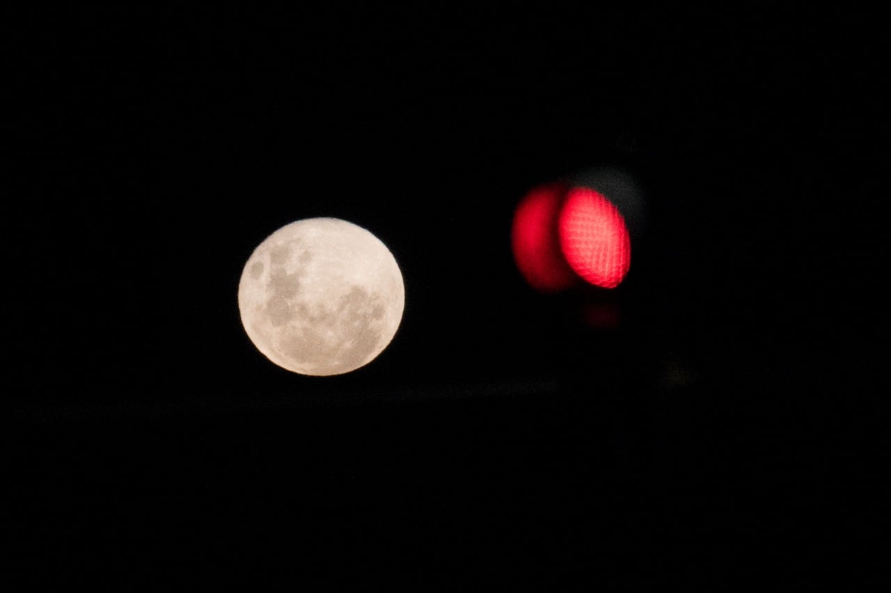 Majestuosa y radiante, la última superluna del año deslumbró a todos los cordobeses. Fotos: Lucio Casalla / ElDoce.tv.