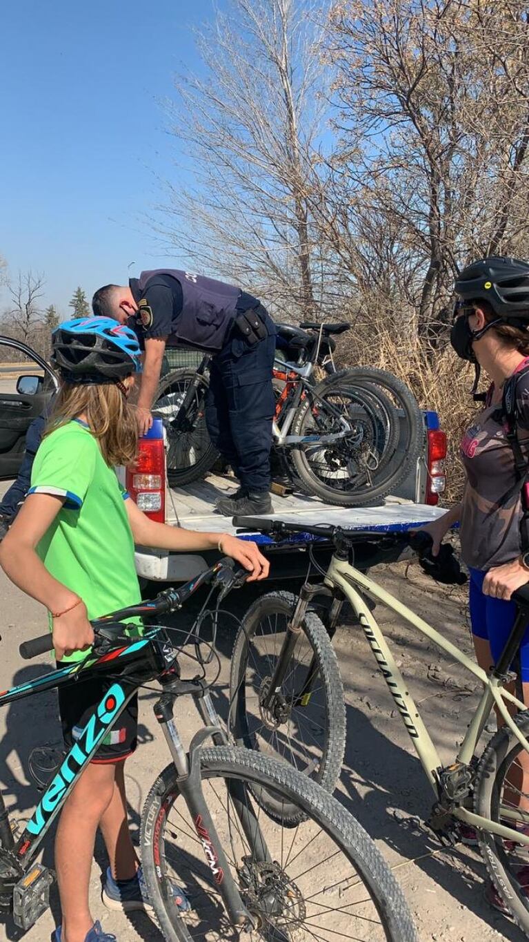 Malagueño: multaron a 20 ciclistas por cruzar de departamento y los dejaron varados