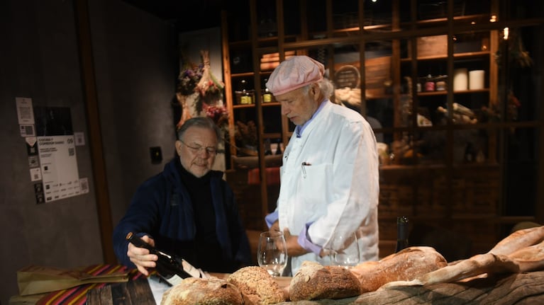 Mallmann deleitó a los amantes de la arquitectura y la gastronomía en Casa FOA.