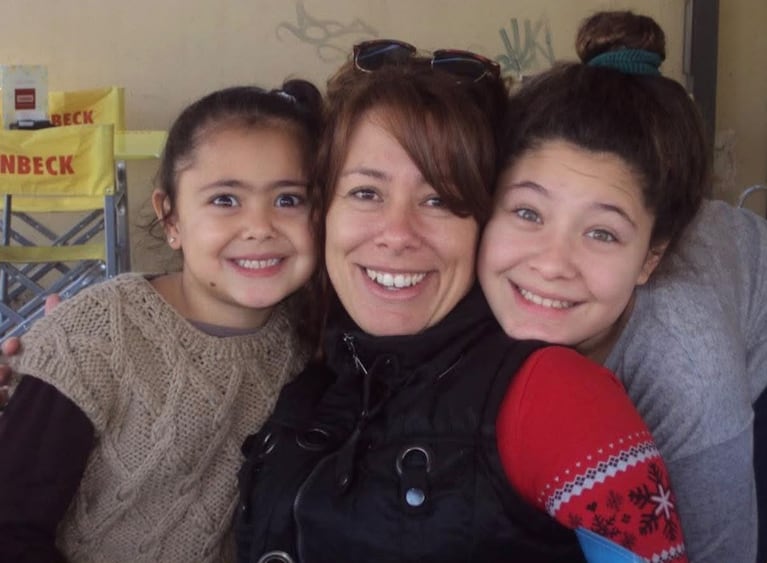 Mamá,mi primera fan: Pamela Ponce y sus hijas Martina y Valentina Márquez.