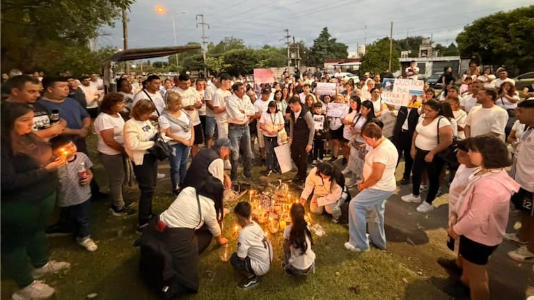 Manifestación para que se haga justicia por la pareja muerta tras ser embestida por una Toyota.