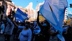 Manifestantes protestaron luego de una semana de tensión en el Gobierno Nacional.