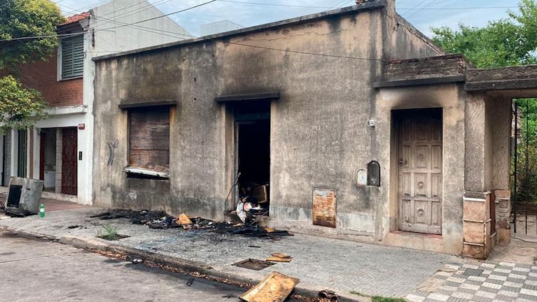 Manipuló alcohol y su casa se incendió: una chica de 15 años sufrió heridas