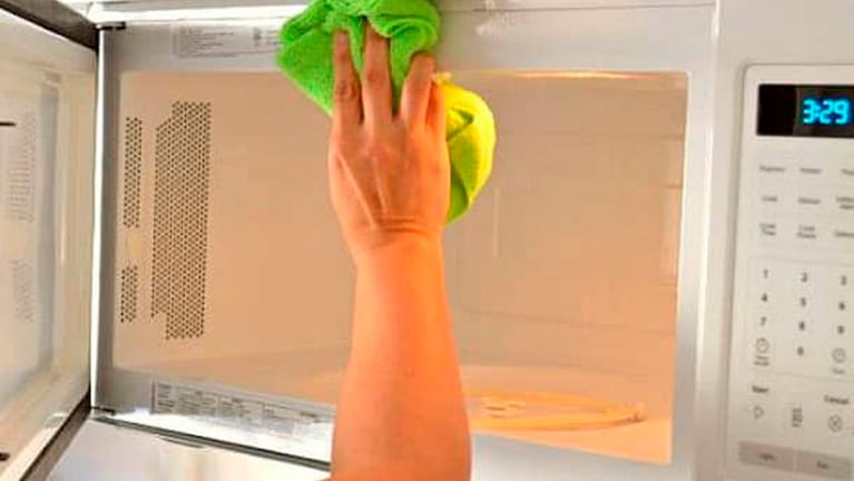 Mantener la limpieza del microondas es clave.