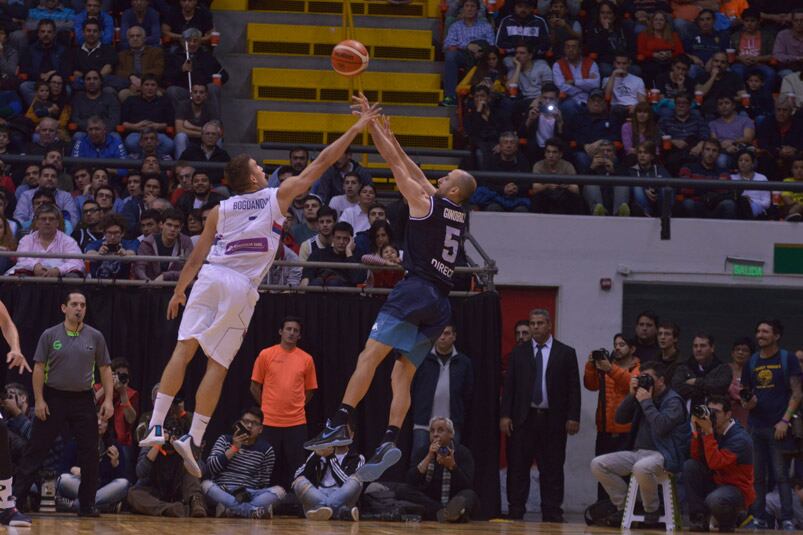 Manu Ginóbili pasó por Córdoba antes de los Juegos Olímpicos. Foto: Lucio Casalla / ElDoce.tv. 