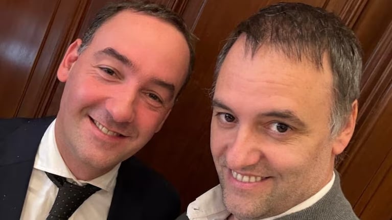 Manuel Adorni y su hermano.