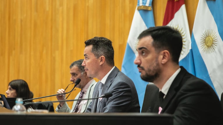 Manuel Calvo durante la sesión. El tramo inicial del acueducto será de 143 kilómetros entre Coronda y San Francisco.