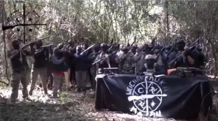 Mapuches armados con fusiles amenazaron al Gobierno de Chile