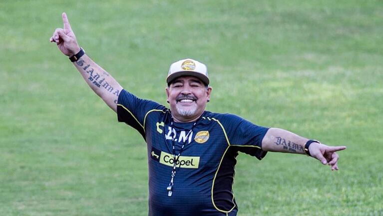 Maradona cerca de dirigir en el fútbol argentino.