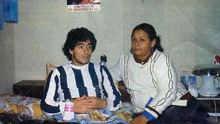 Maradona con la camiseta de clubes cordobeses