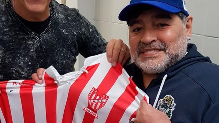 Maradona con la camiseta de clubes cordobeses