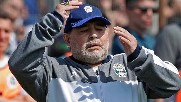 Maradona dio negativo en el hisopado para comenzar los entrenamientos en Gimnasia.