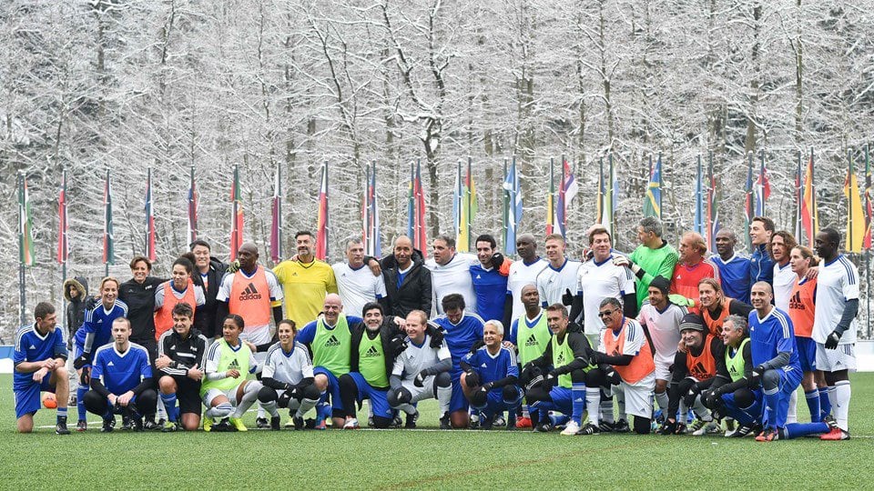 Maradona, Pablo Aimar, Batistuta y Trezeguet fueron los argentinos invitados.