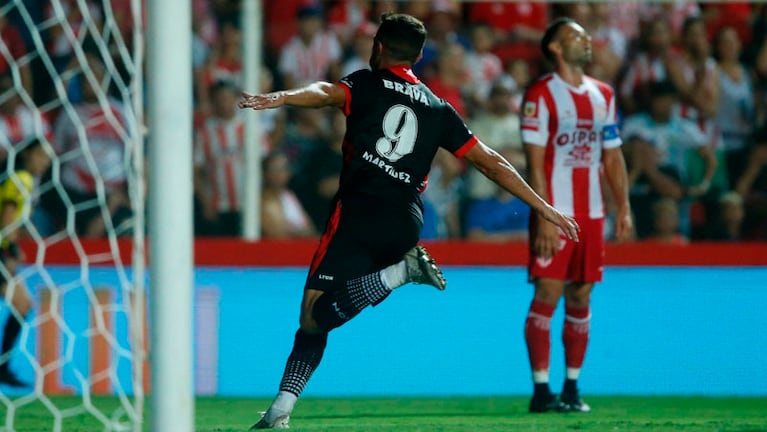 "Maravilla" Martínez, el autor del primer gol de Instituto en Santa Fe. Foto: Prensa Instituto.
