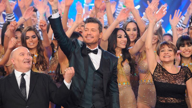 Marcelo Tinelli quiere convertir a una ama de casa en una estrella de la tv.