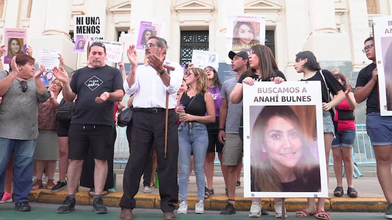 Marcha a un mes de la desaparición de Anahí Bulnes. Foto: Adriana Zanier/El Doce.